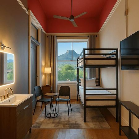 The Well Hotel & Taproom Trinidad Bagian luar foto