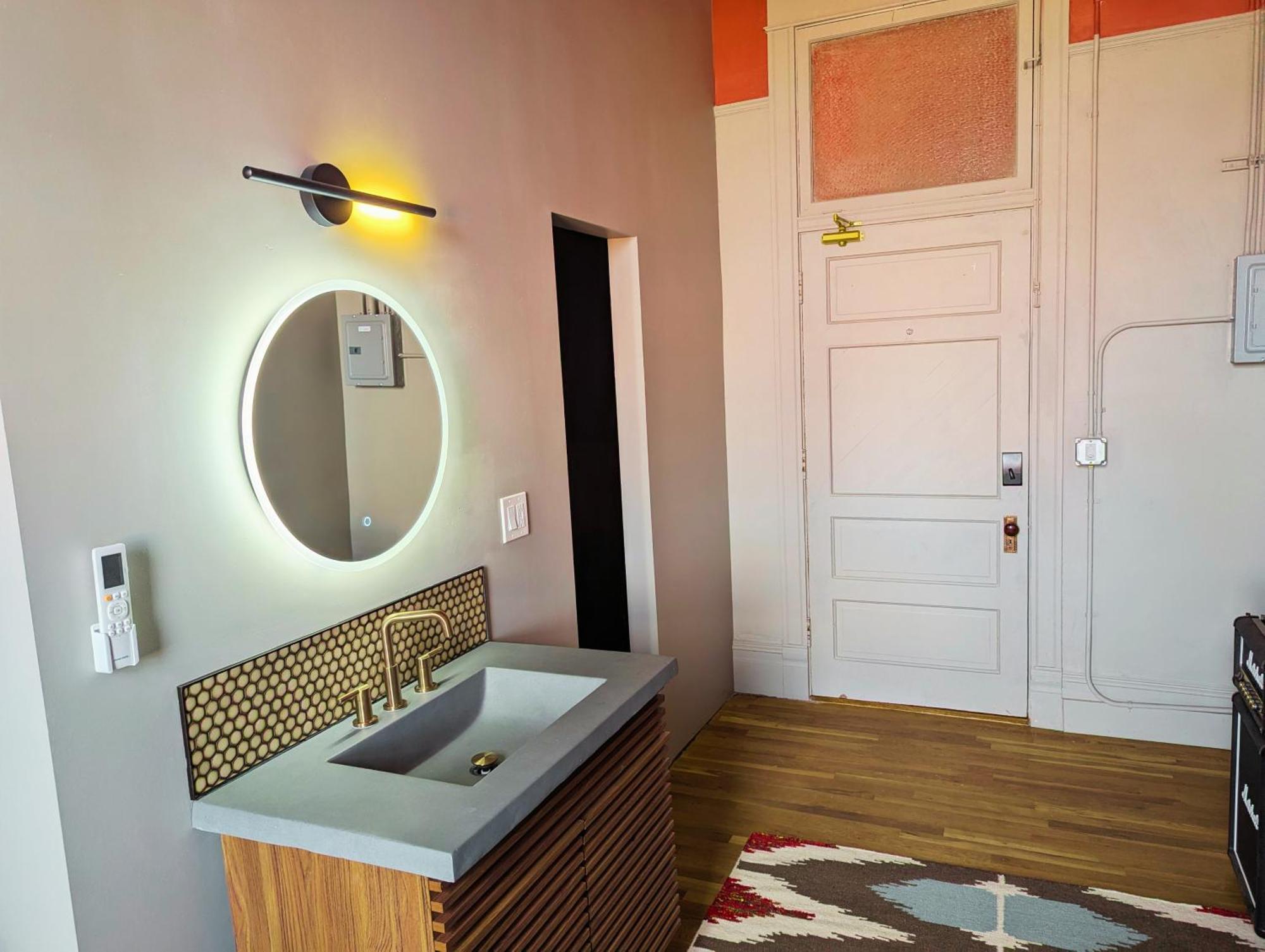 The Well Hotel & Taproom Trinidad Bagian luar foto