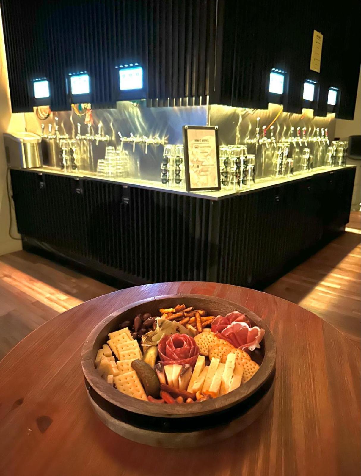 The Well Hotel & Taproom Trinidad Bagian luar foto